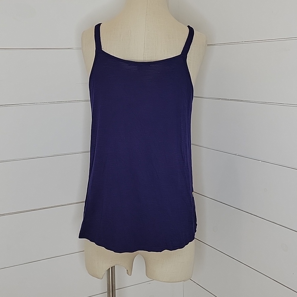 CABLE & GAUGE medium blue tank top with cotton crochet at chest - Picture 3 of 6
